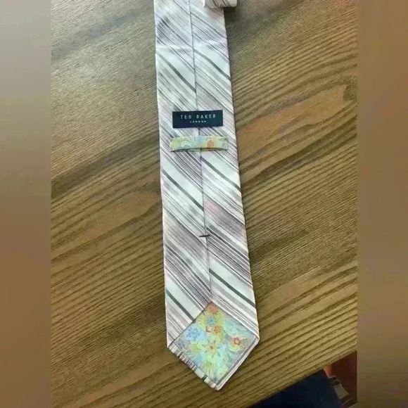 Gently Used Ted Baker London Mens Tie Pink striped - Picture 5 of 7